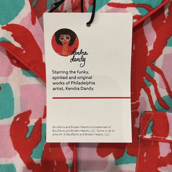 NWT Bouffants & Broken Hearts Lobsters Print Lightweight Pajama Top Size S - Picture 3 of 8